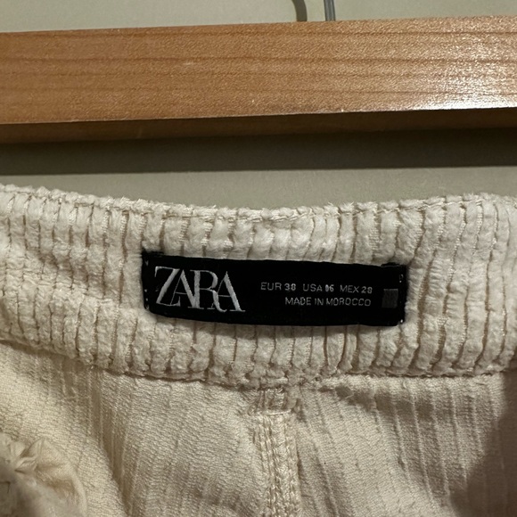 Zara White Corduroy Jeans - Picture 5 of 5